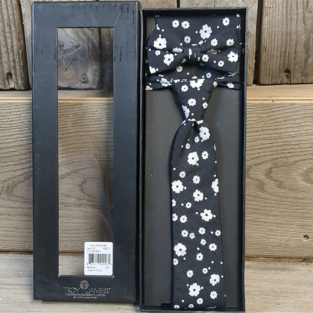 Troy James The Boys Collection Tie, Bow Tie, Hanky 3 Piece Set Size Medium